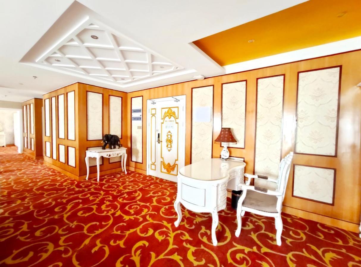 Golden Peacock Hotel Blantyre Exterior foto